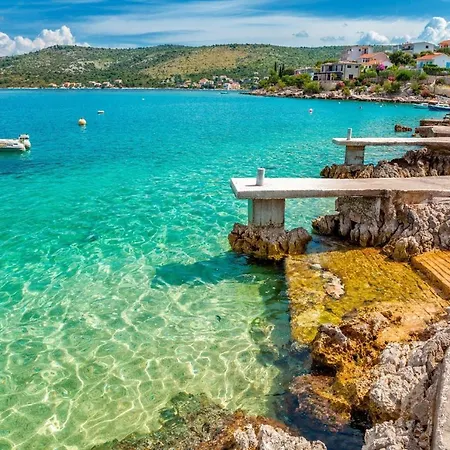 Apartamento Spacious Zivkovic With Balcony, Big Garden And Grill Rogoznica (Sibenik-Knin)