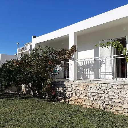 Spacious Zivkovic With Balcony, Big Garden And Grill Apartman Rogoznica