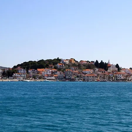 Spacious Zivkovic With Balcony, Big Garden And Grill Rogoznica (Sibenik-Knin)