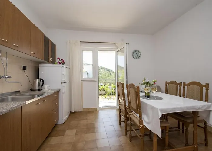 Daire Spacious Zivkovic With Balcony, Big Garden And Grill Rogoznica (Sibenik-Knin)