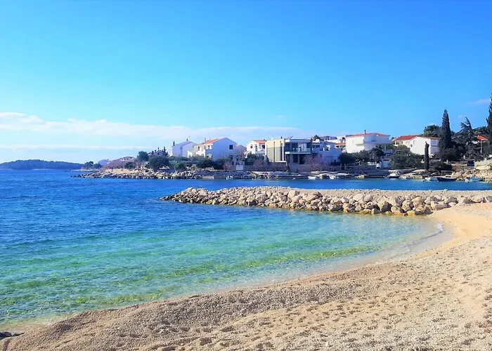 Spacious Zivkovic With Balcony, Big Garden And Grill Rogoznica (Sibenik-Knin)