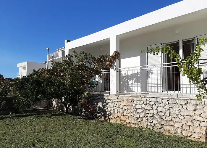 Spacious Zivkovic With Balcony, Big Garden And Grill Daire Rogoznica (Sibenik-Knin)