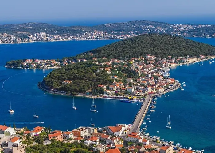 Daire Spacious Zivkovic With Balcony, Big Garden And Grill