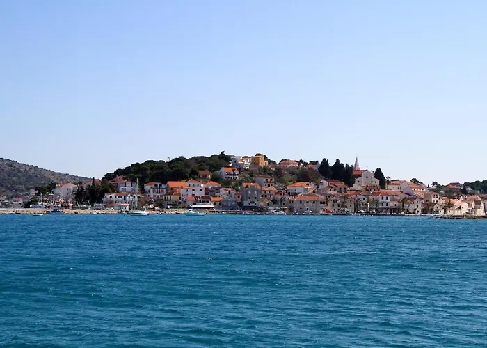 Spacious Zivkovic With Balcony, Big Garden And Grill Rogoznica (Sibenik-Knin)